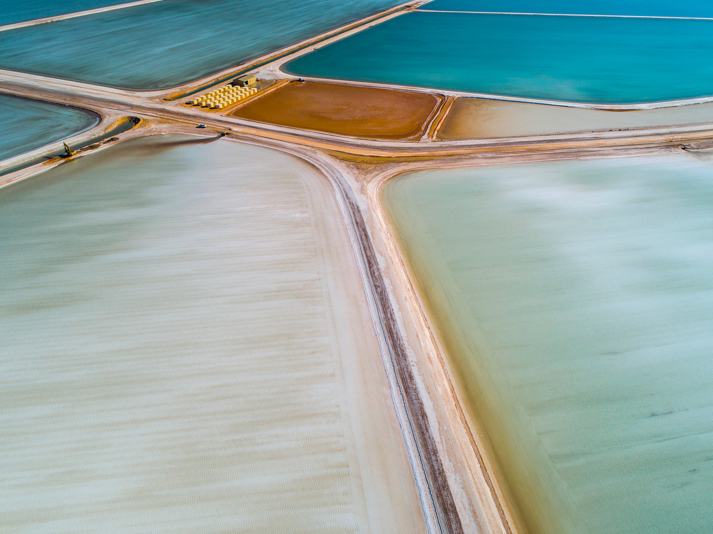 IA0239 ~ Useless Loop ~ Coral Coast