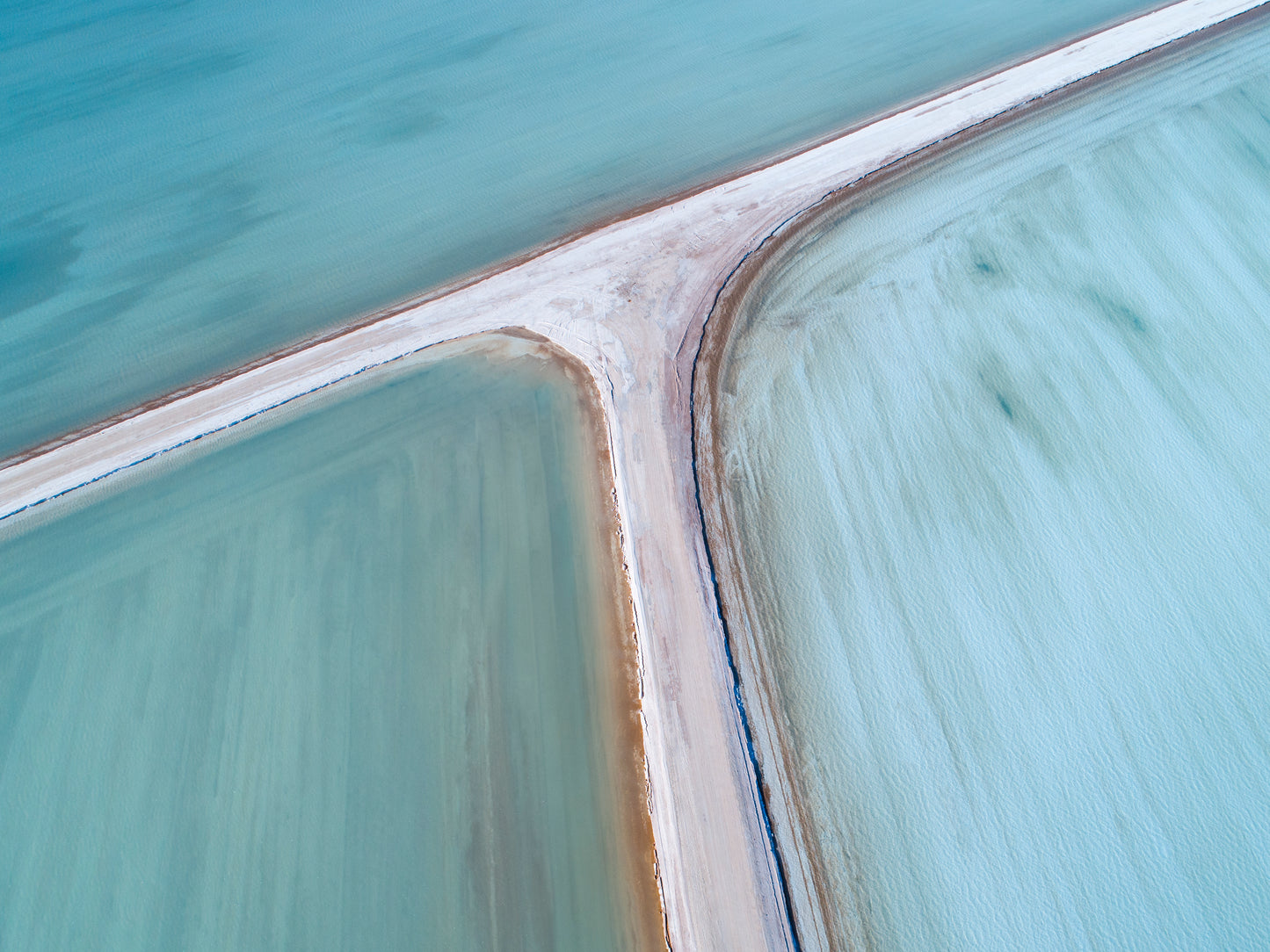 IA0255 ~ Useless Loop ~ Coral Coast