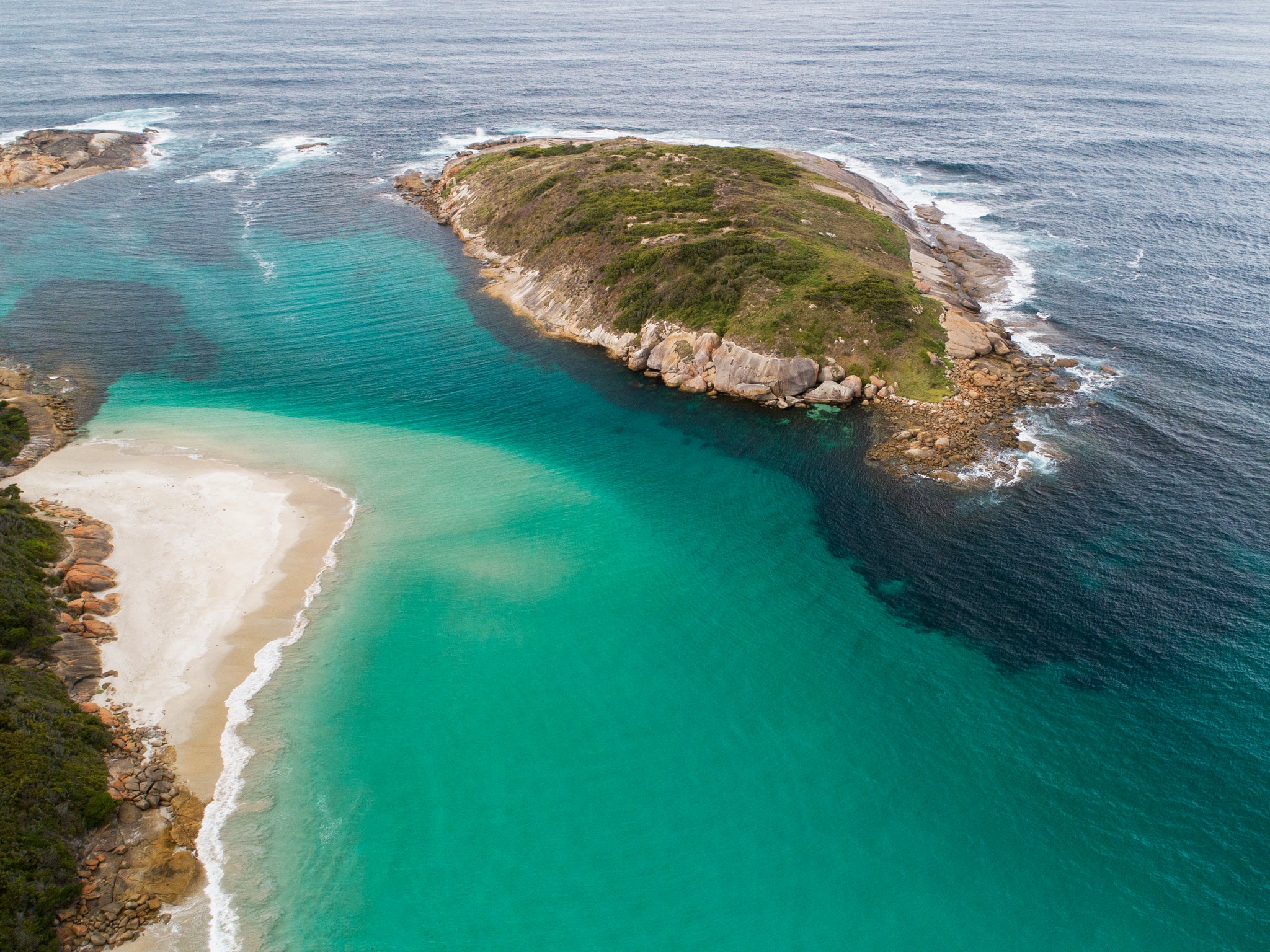 IA0471 - MUTTON BIRD BEACH